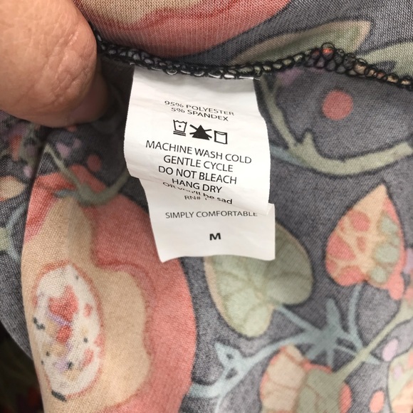 LULAROE Madison Scandinavian print SzM - Picture 4 of 4